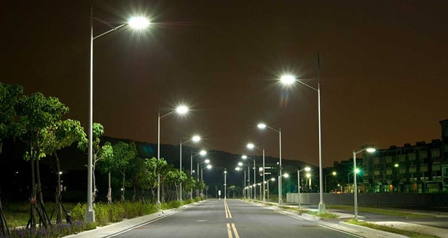 Những lưu ý quan trọng khi lắp đặt đèn đường LED chiếu sáng ngoài trời